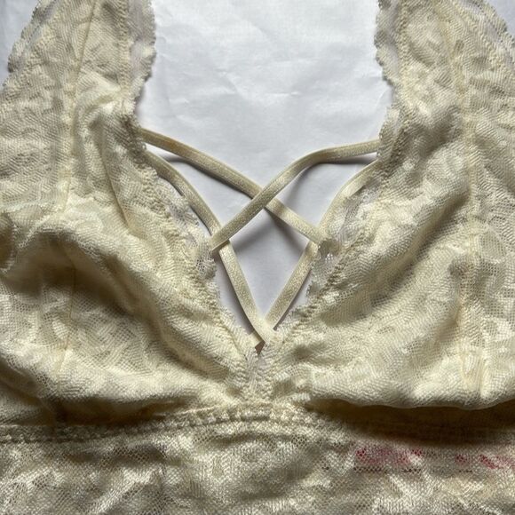 Victoria Secret Pink Off White Lace Unlined Bralette Size Large - Picture 2 of 9